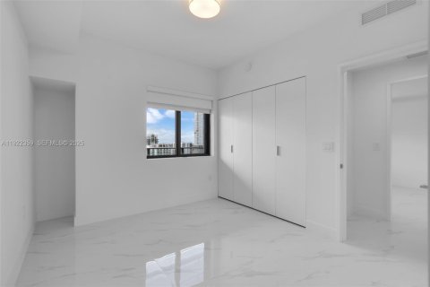 Condominio en venta en Miami, Florida, 3 dormitorios, 152.64 m2 № 1981990 - foto 30