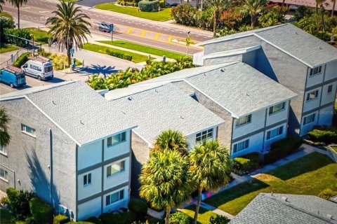 Condo in Clearwater, Florida, 2 bedrooms  № 1879767 - photo 4
