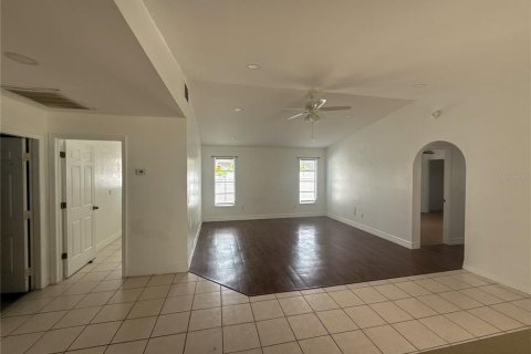 Casa en venta en Cape Coral, Florida, 3 dormitorios, 174.28 m2 № 2381197 - foto 3
