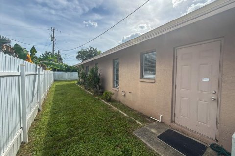 Casa en venta en Cape Coral, Florida, 3 dormitorios, 174.28 m2 № 2381197 - foto 26