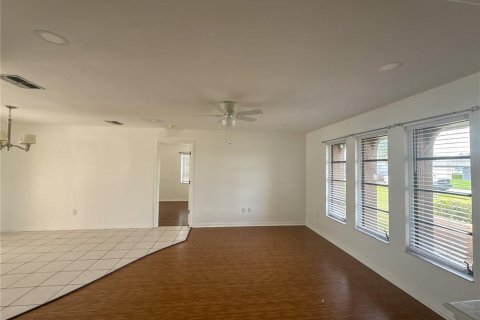 Casa en venta en Cape Coral, Florida, 3 dormitorios, 174.28 m2 № 2381197 - foto 5
