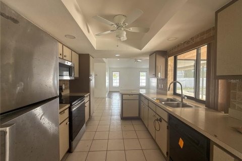 Casa en venta en Cape Coral, Florida, 3 dormitorios, 174.28 m2 № 2381197 - foto 9