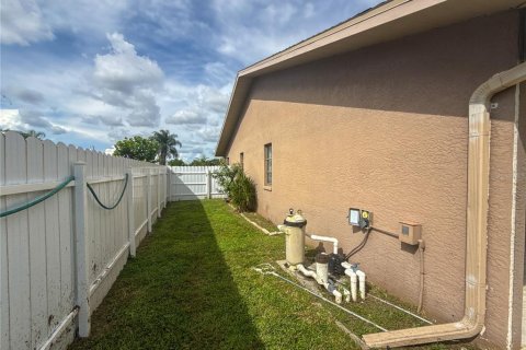 Casa en venta en Cape Coral, Florida, 3 dormitorios, 174.28 m2 № 2381197 - foto 28