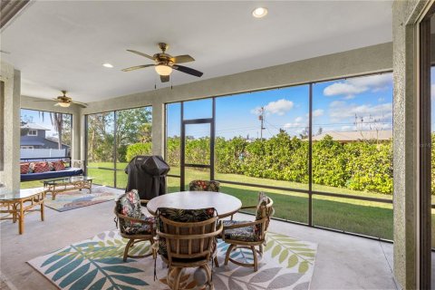 House in Englewood, Florida 3 bedrooms, 205.31 sq.m. № 1542809 - photo 15