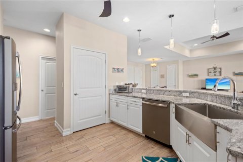 House in Englewood, Florida 3 bedrooms, 205.31 sq.m. № 1542809 - photo 8