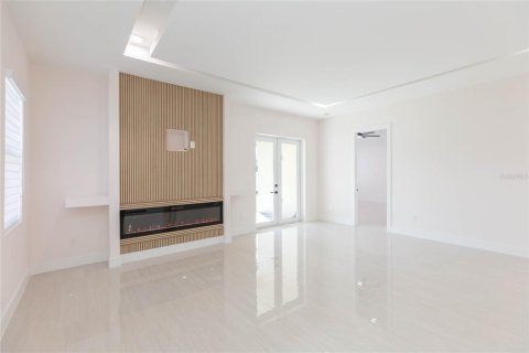 House in Tampa, Florida 4 bedrooms, 221.85 sq.m. № 2368856 - photo 26