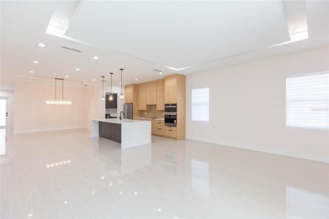 House in Tampa, Florida 4 bedrooms, 221.85 sq.m. № 2368856 - photo 25