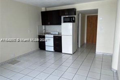 Condo in Miami Beach, Florida  № 1676116 - photo 6