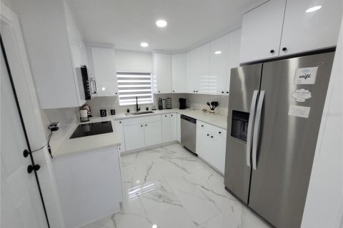 Casa en venta en Temple Terrace, Florida, 3 dormitorios, 115.48 m2 № 2111032 - foto 6
