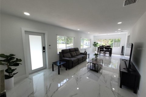Casa en venta en Temple Terrace, Florida, 3 dormitorios, 115.48 m2 № 2111032 - foto 7