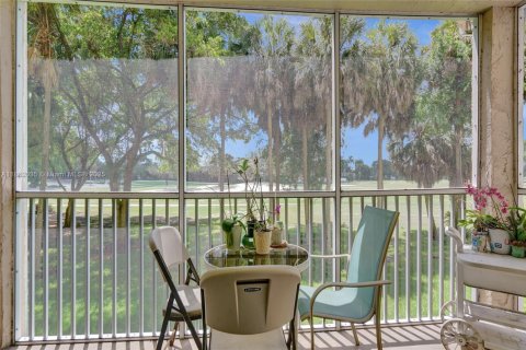 Condo in Plantation, Florida, 2 bedrooms  № 1890621 - photo 26