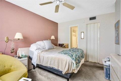 Condo in Plantation, Florida, 2 bedrooms  № 1890621 - photo 18