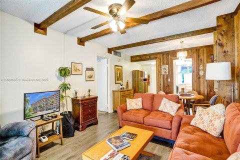 Condo in Plantation, Florida, 2 bedrooms  № 1890621 - photo 16