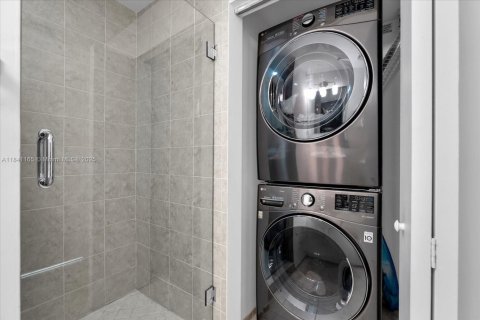 Condominio en venta en Miami, Florida, 2 dormitorios, 116.59 m2 № 1888810 - foto 12