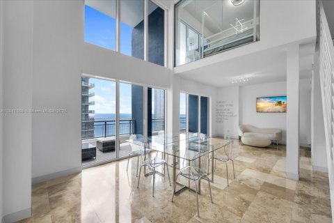 Condominio en venta en Miami, Florida, 2 dormitorios, 116.59 m2 № 1888810 - foto 2