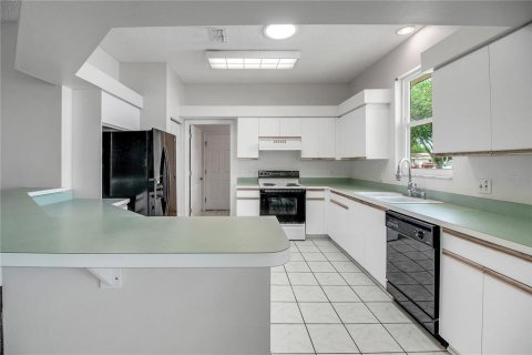 Casa en venta en Leesburg, Florida, 3 dormitorios, 170.94 m2 № 2119375 - foto 14