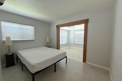 House in New Port Richey, Florida 3 bedrooms, 108.6 sq.m. № 1900463 - photo 24