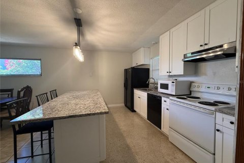 House in New Port Richey, Florida 3 bedrooms, 108.6 sq.m. № 1900463 - photo 14