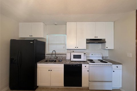 House in New Port Richey, Florida 3 bedrooms, 108.6 sq.m. № 1900463 - photo 12