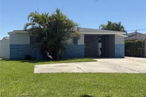 House in New Port Richey, Florida 3 bedrooms, 108.6 sq.m. № 1900463 - photo 1