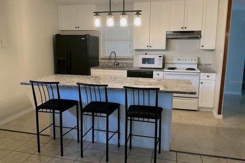 House in New Port Richey, Florida 3 bedrooms, 108.6 sq.m. № 1900463 - photo 13