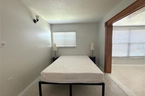 House in New Port Richey, Florida 3 bedrooms, 108.6 sq.m. № 1900463 - photo 23