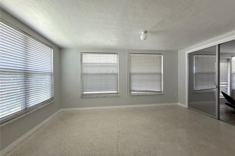 House in New Port Richey, Florida 3 bedrooms, 108.6 sq.m. № 1900463 - photo 27