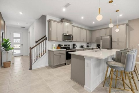 Touwnhouse à vendre à Kissimmee, Floride: 5 chambres, 213.58 m2 № 2120824 - photo 9