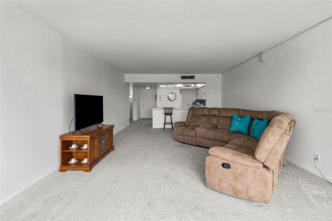 Condo in South Pasadena, Florida, 2 bedrooms № 2214862 - photo 20