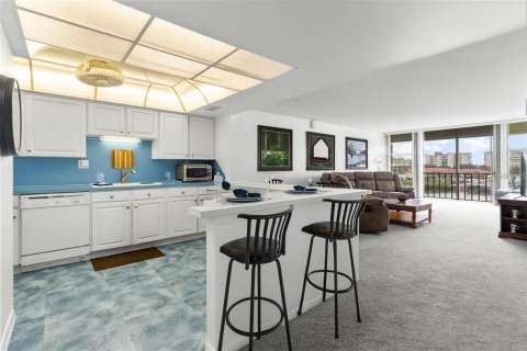 Condo in South Pasadena, Florida, 2 bedrooms № 2214862 - photo 11