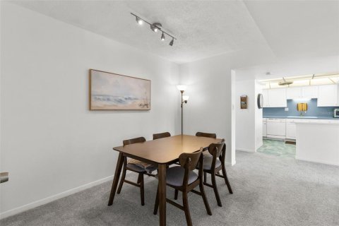 Condo in South Pasadena, Florida, 2 bedrooms № 2214862 - photo 23
