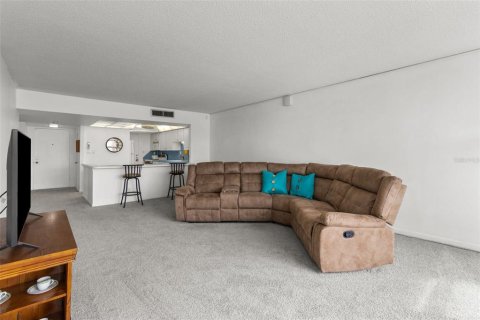 Condo in South Pasadena, Florida, 2 bedrooms № 2214862 - photo 19