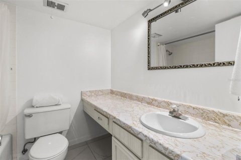 Condo in South Pasadena, Florida, 2 bedrooms № 2214862 - photo 27
