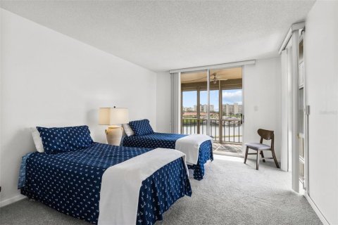 Condo in South Pasadena, Florida, 2 bedrooms № 2214862 - photo 25