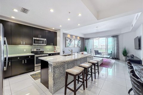 Condo in Bradenton, Florida, 2 bedrooms  № 2316778 - photo 10