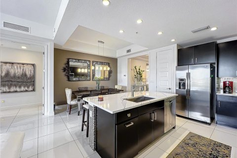 Condo in Bradenton, Florida, 2 bedrooms  № 2316778 - photo 12