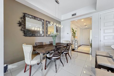 Condo in Bradenton, Florida, 2 bedrooms  № 2316778 - photo 8
