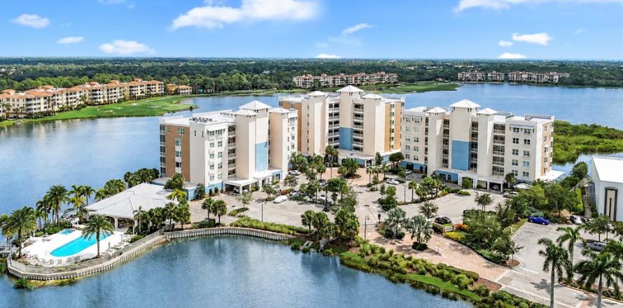 Condo in Bradenton, Florida, 2 bedrooms  № 2316778