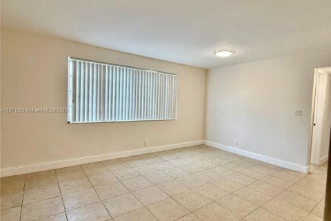 Apartment in Hollywood, Florida 2 bedrooms, 92.9 sq.m. № 1927764 - photo 19