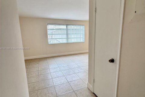 Apartment in Hollywood, Florida 2 bedrooms, 92.9 sq.m. № 1927764 - photo 18