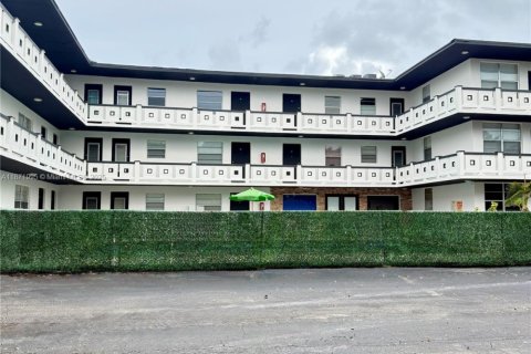 Apartment in Hollywood, Florida 2 bedrooms, 92.9 sq.m. № 1927764 - photo 3