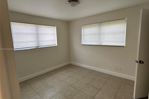 Apartment in Hollywood, Florida 2 bedrooms, 92.9 sq.m. № 1927764 - photo 10