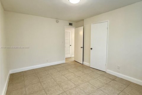 Apartment in Hollywood, Florida 2 bedrooms, 92.9 sq.m. № 1927764 - photo 13