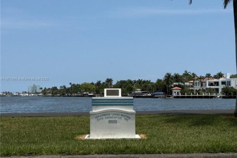 Apartment in Hollywood, Florida 2 bedrooms, 92.9 sq.m. № 1927764 - photo 21