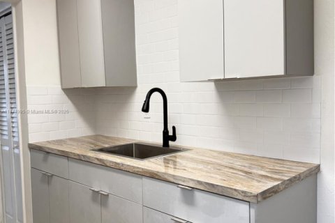 Apartment in Hollywood, Florida 2 bedrooms, 92.9 sq.m. № 1927764 - photo 20