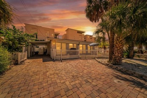 Villa ou maison à vendre à Clearwater, Floride: 3 chambres, 158.03 m2 № 2430773 - photo 2