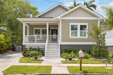House in Bradenton, Florida 3 bedrooms, 147.71 sq.m. № 1820747 - photo 2