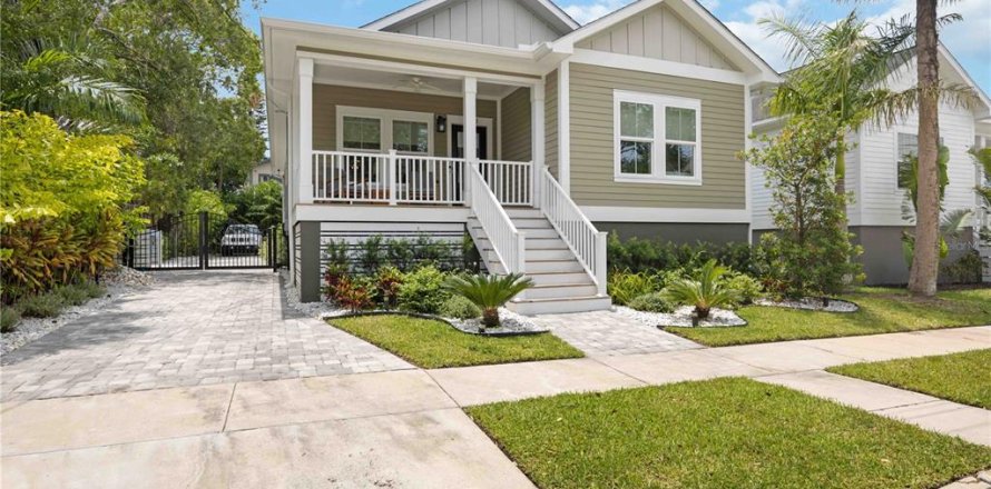 House in Bradenton, Florida 3 bedrooms, 147.71 sq.m. № 1820747