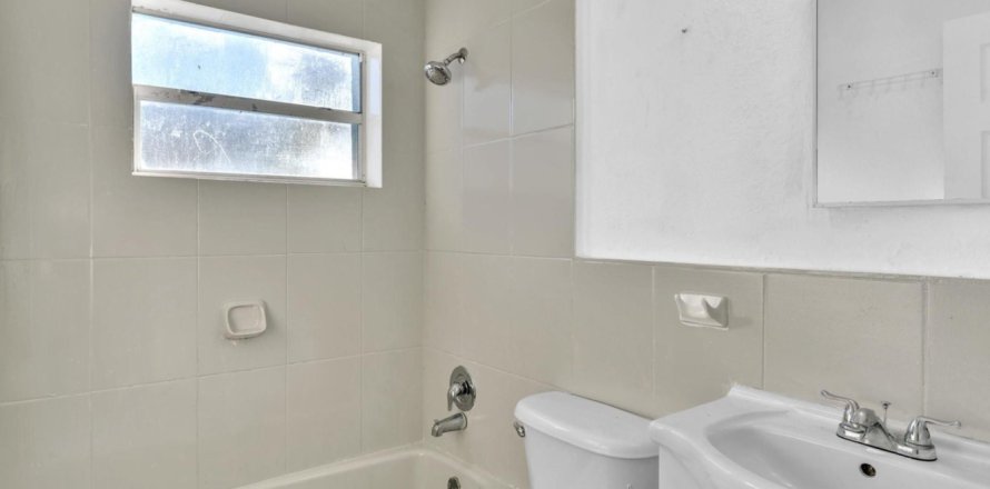 Immobilier commercial à Hollywood, Floride 189.52 m2 № 1186992