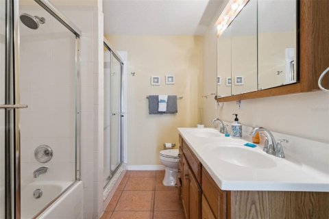 Casa en venta en Kissimmee, Florida, 8 dormitorios, 352.56 m2 № 2377934 - foto 26